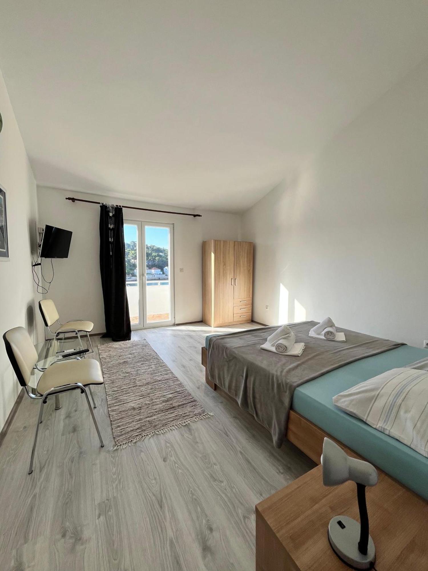 Apartments Peronja Jelsa Seafront 外观 照片